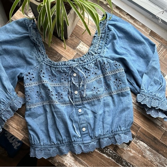 NWOT AE Lace Puff-Sleeve Chambray Cropped Blouse - Small - Picture 6 of 11